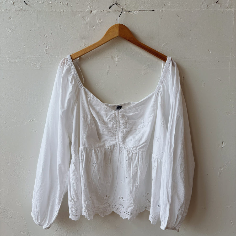 SIZE 3X | White Eyelet Top