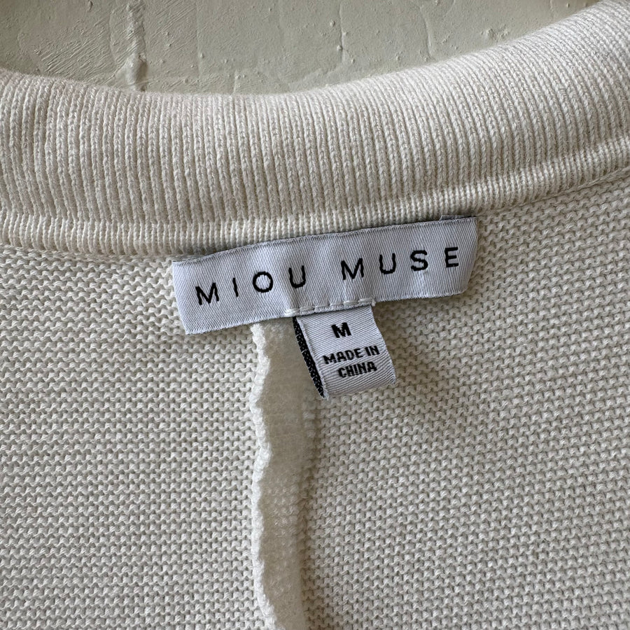 SIZE M | White Striped Top
