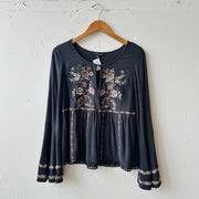 SIZE M | AE Detailed Top