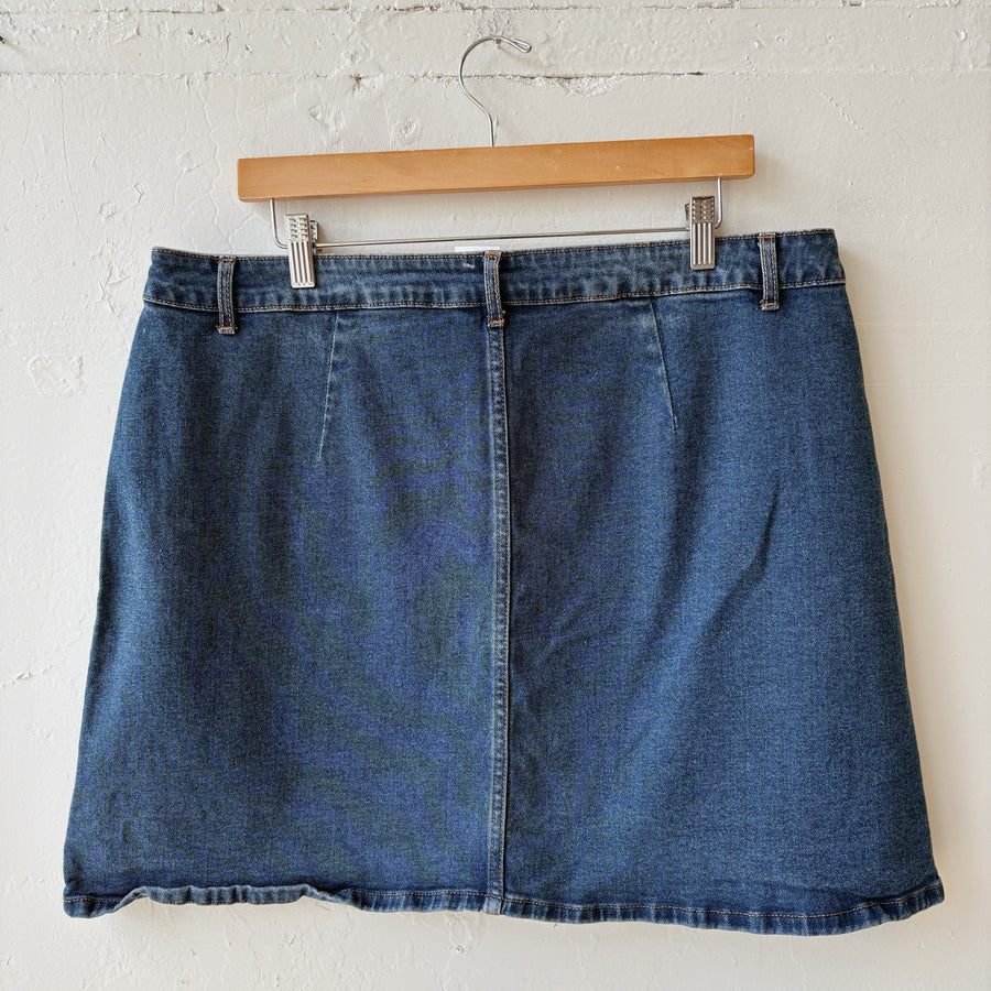 SIZE 16 | Denim Skirt