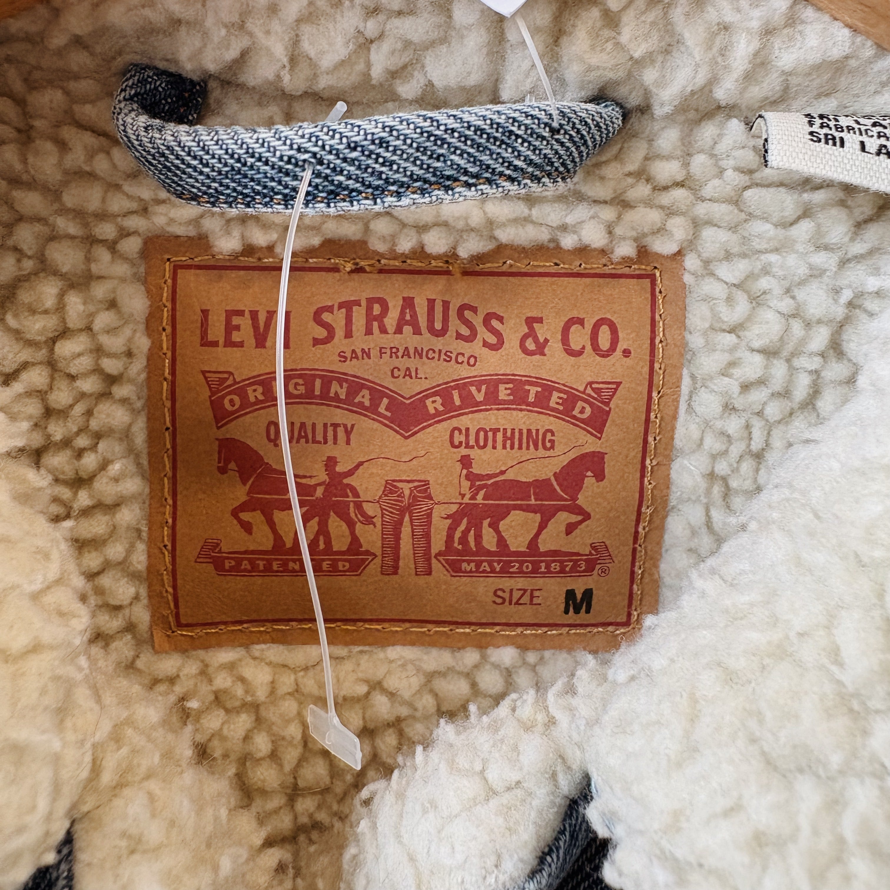 SIZE M | Levi’s Denim Jacket
