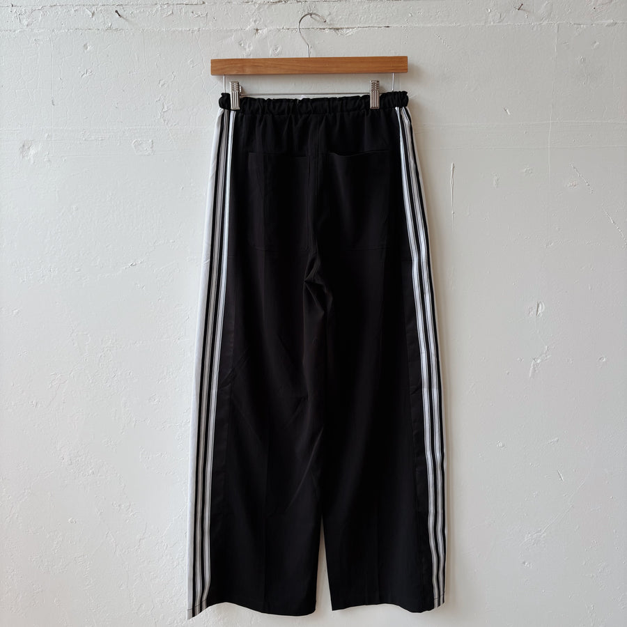 SIZE XS | Black Windbreakers