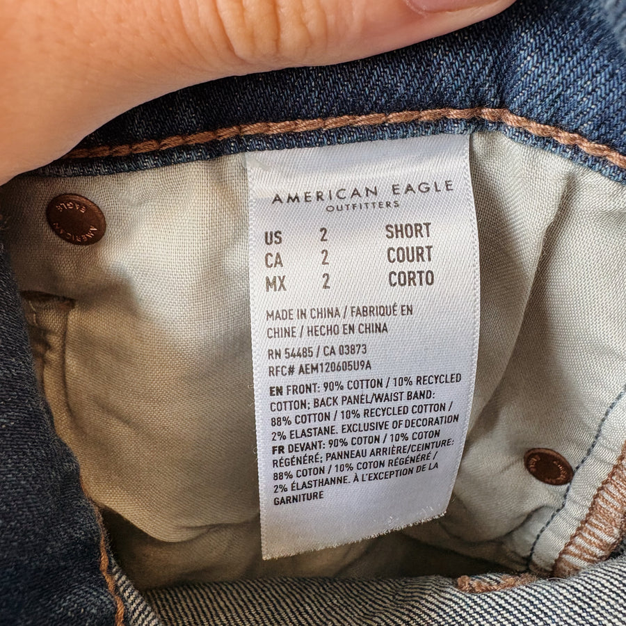 SIZE 2 | AE Short Barrel Jeans