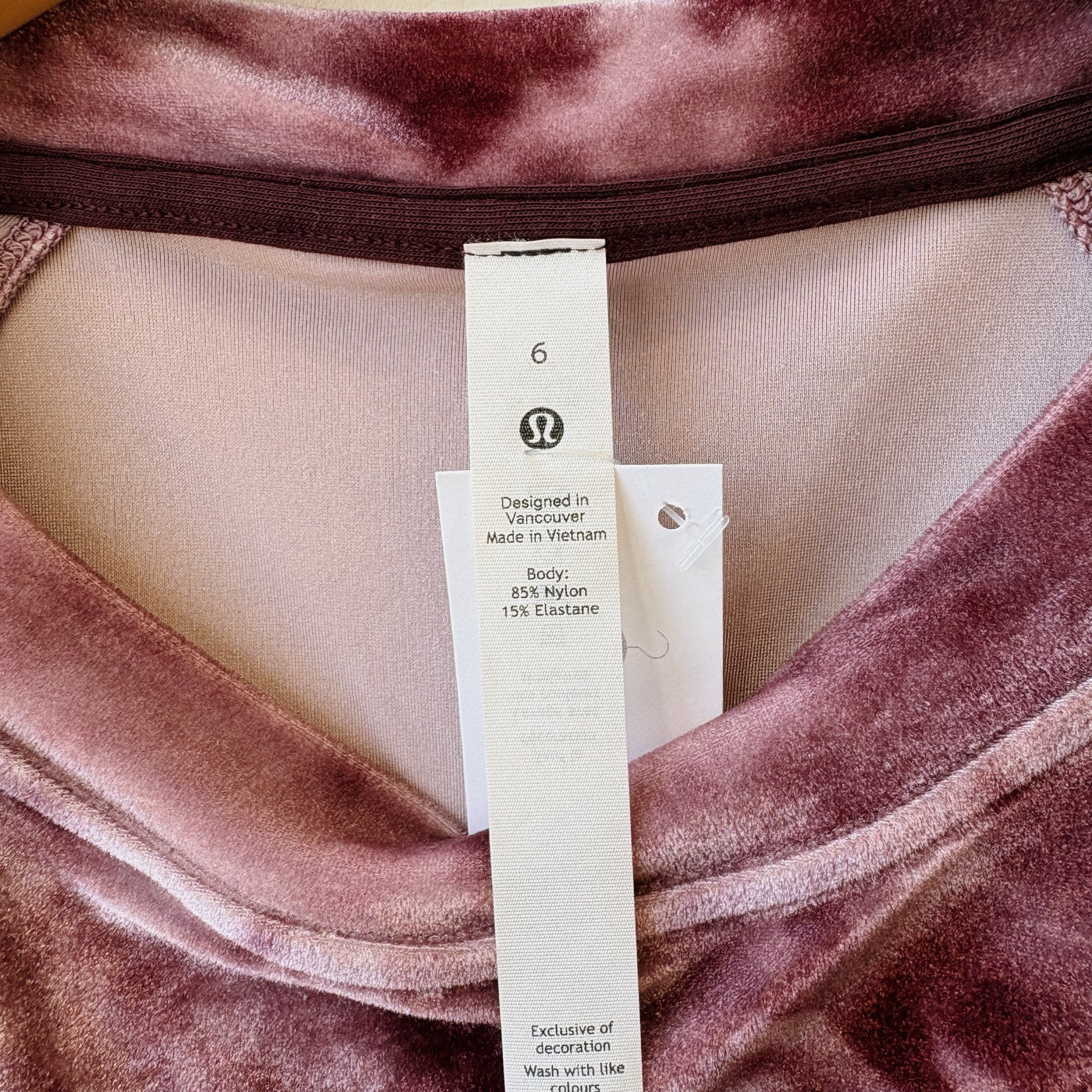 SIZE 6 | Lululemon Velvet Top