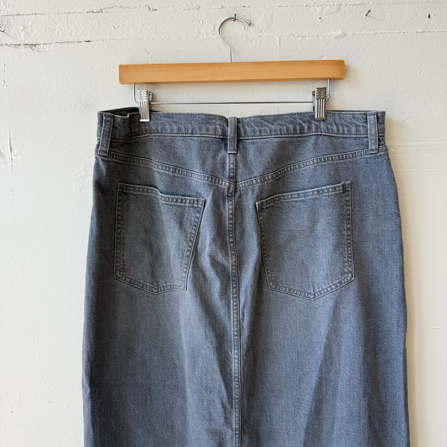 SIZE 16 | Denim Skirt