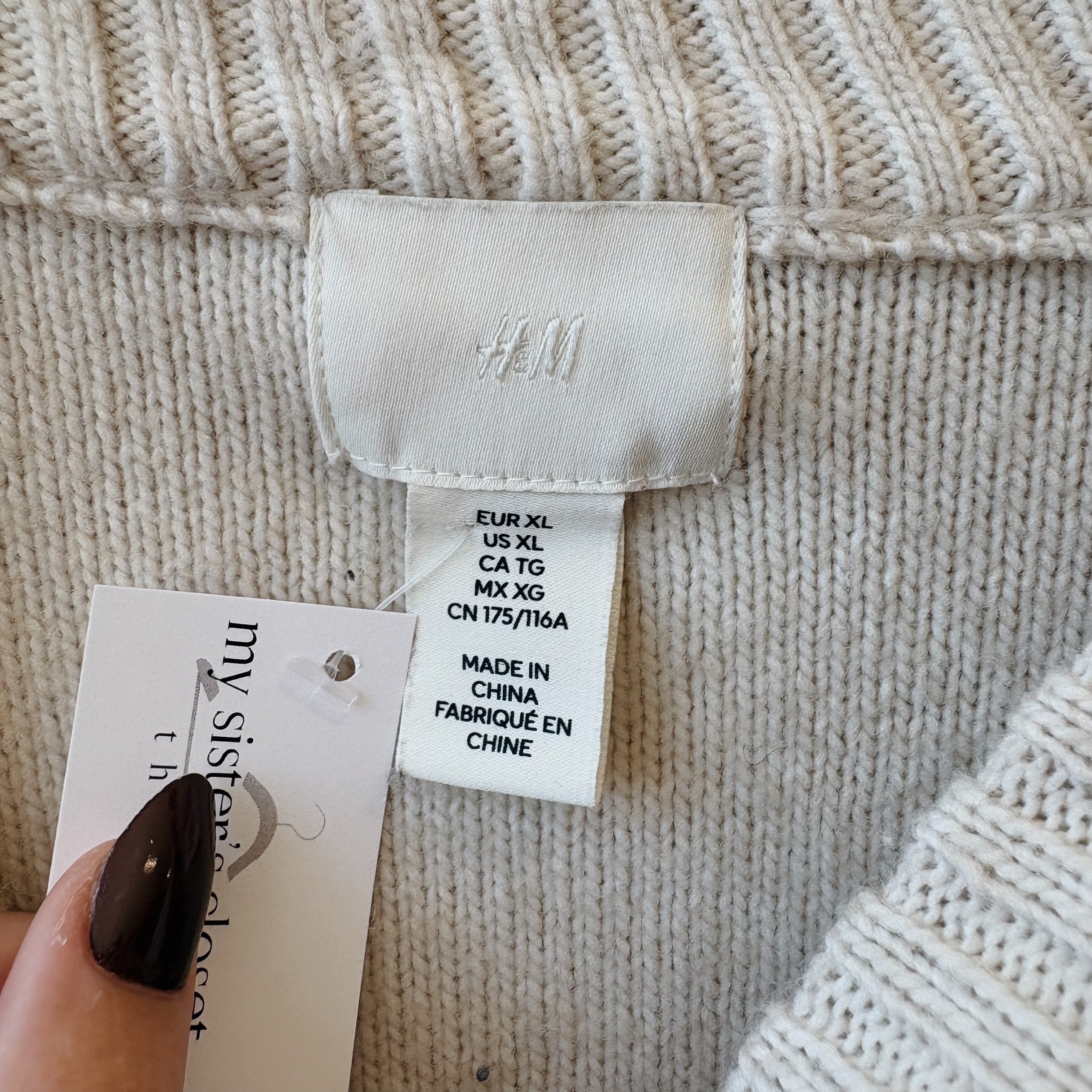SIZE XL | White Cropped Sweater