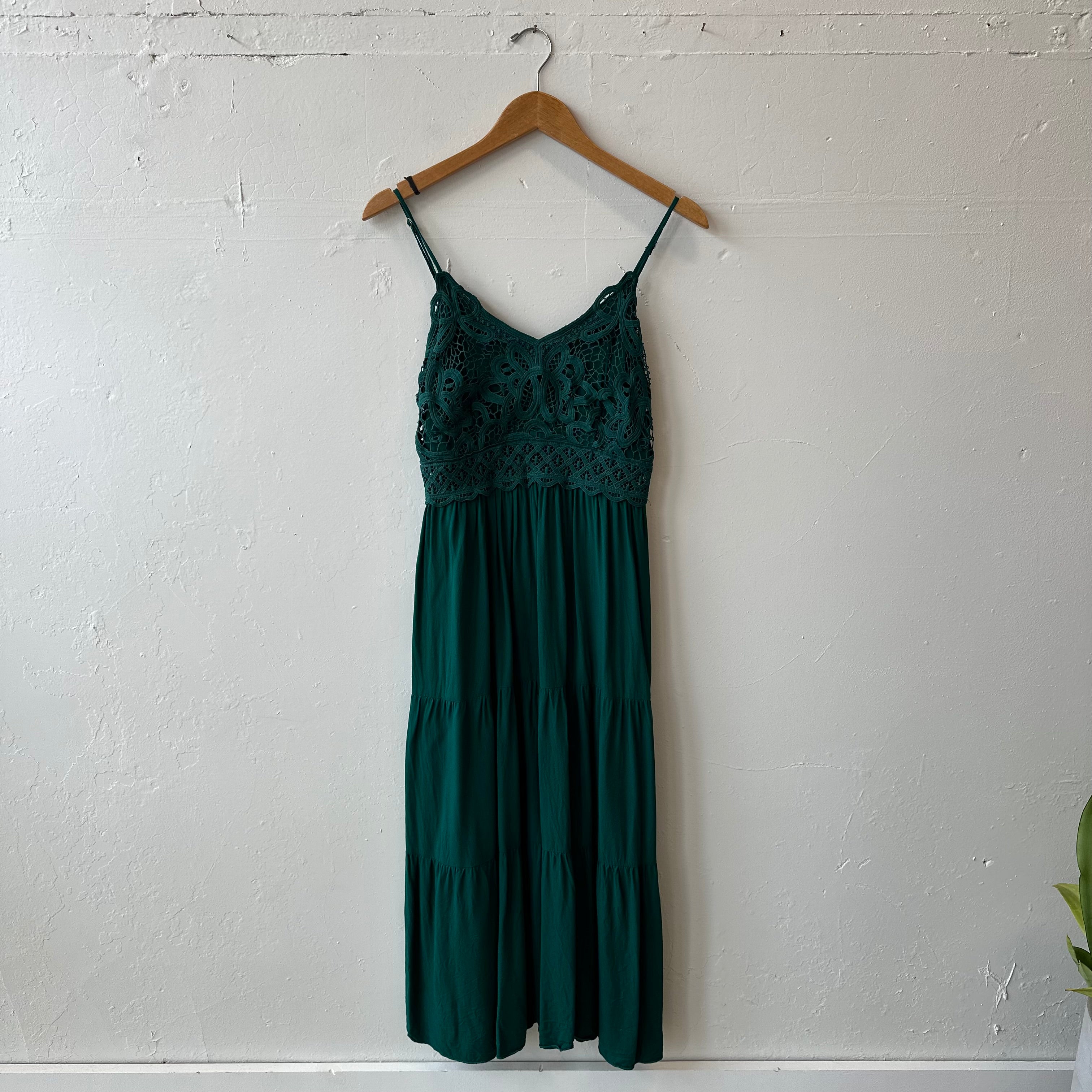 SIZE M | Lace Detailed Green Dress