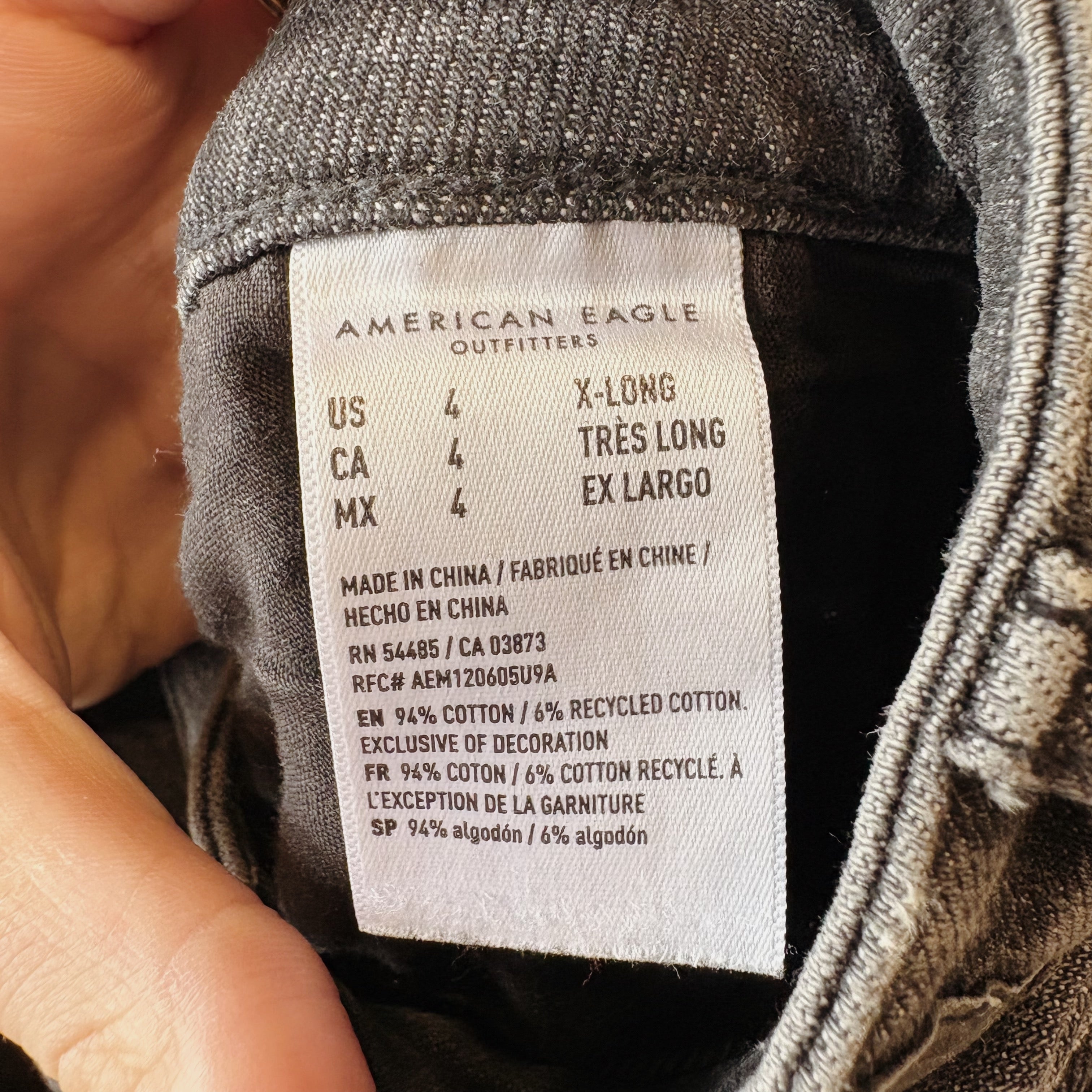 SIZE 4 | AE Black Jeans