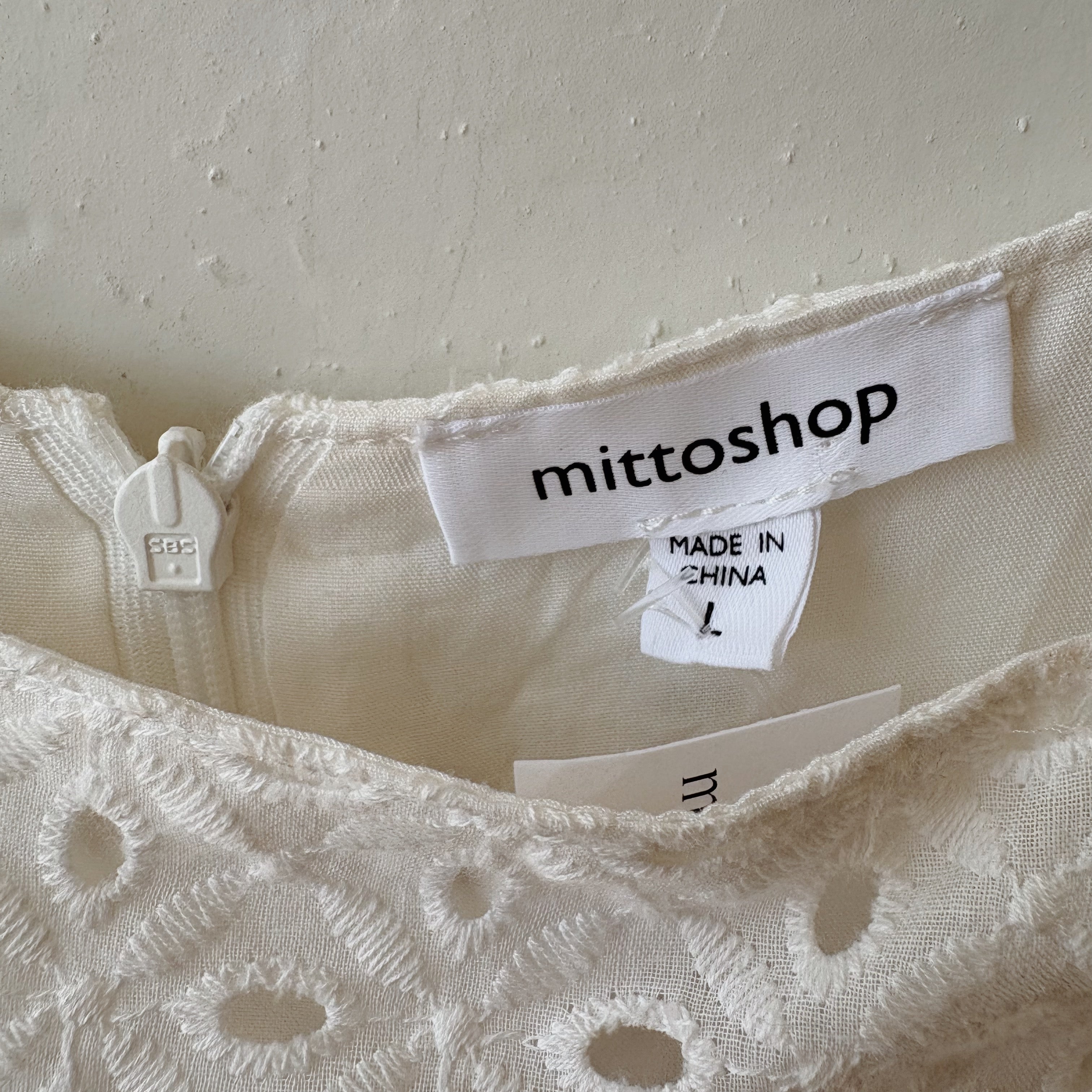 SIZE L | White Eyelet Top