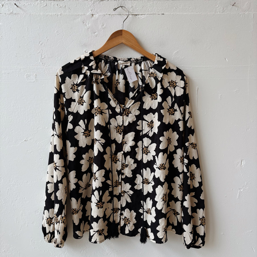 SIZE M | Flower Button Up
