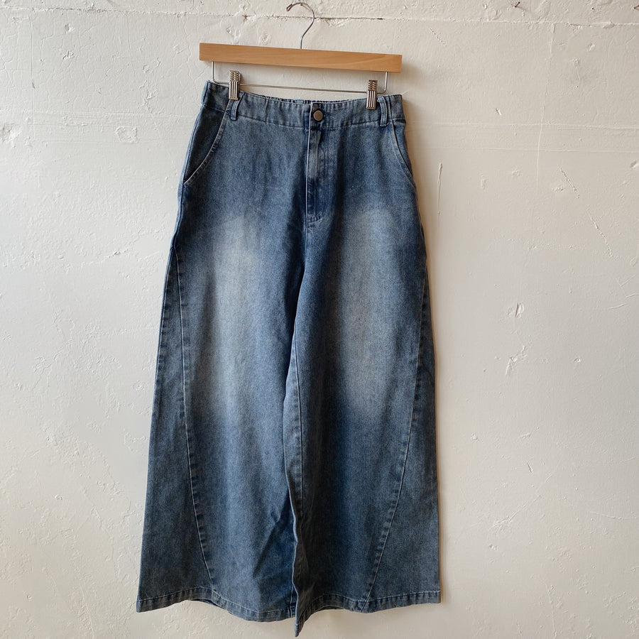 Size S | Wide Leg Jeans