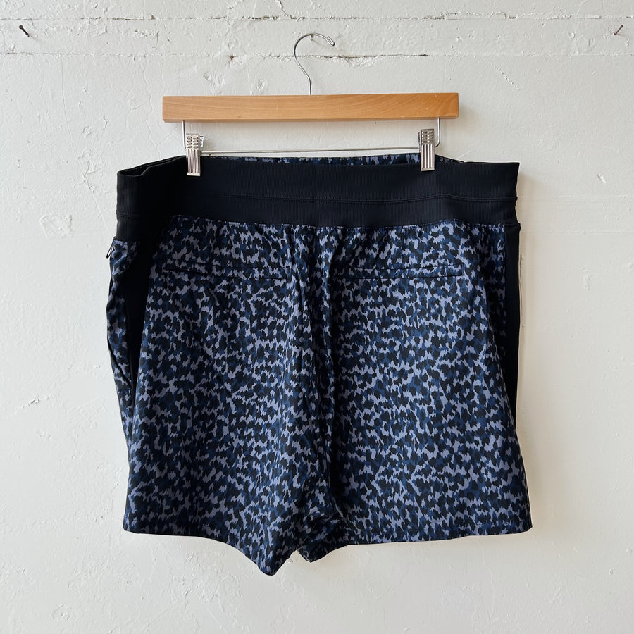 SIZE 20 | Athleta Print Shorts