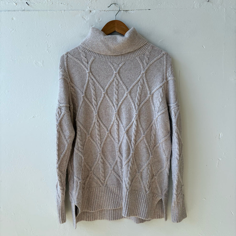 SIZE L | Cream Turtleneck Sweater