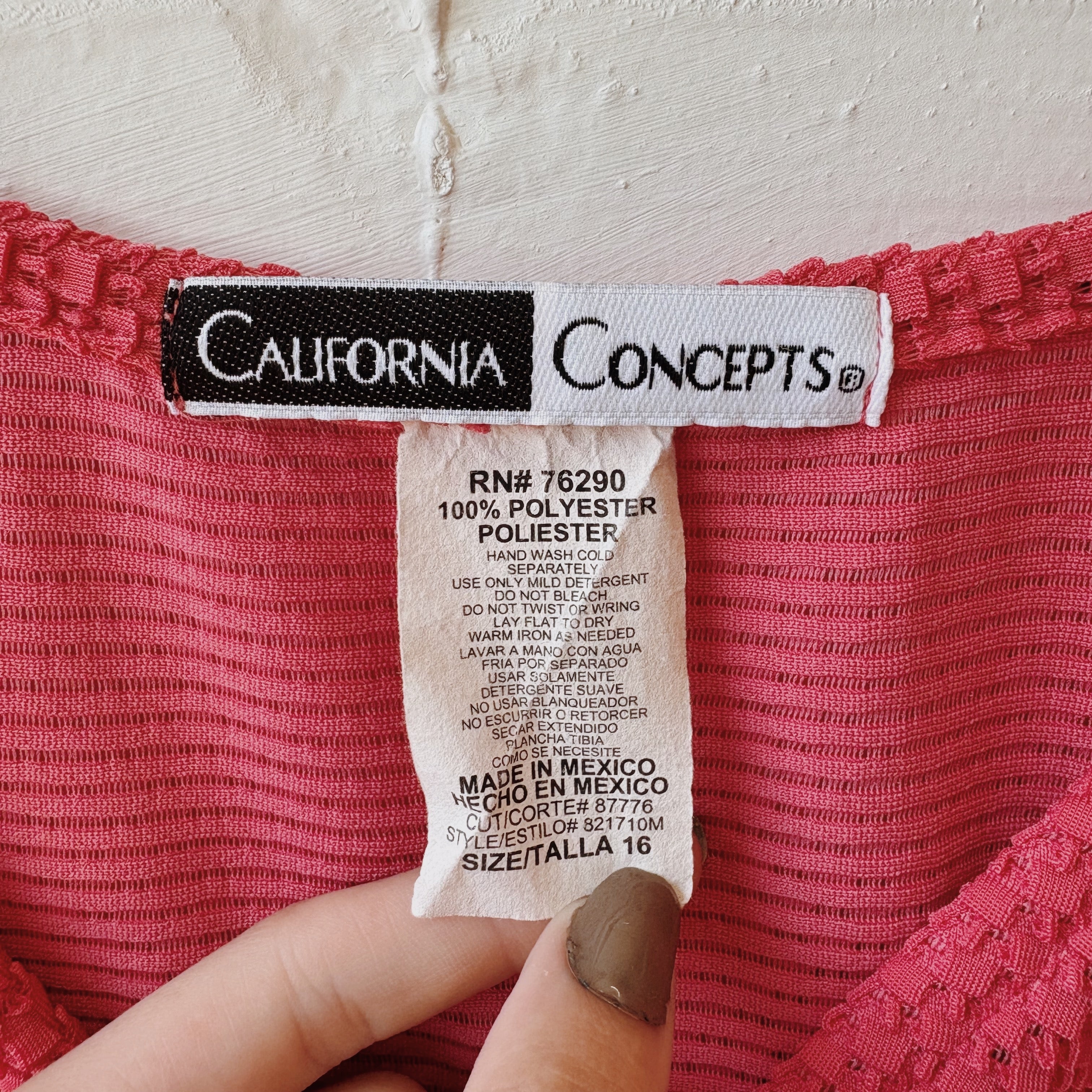 SIZE XL | Red Textured Top