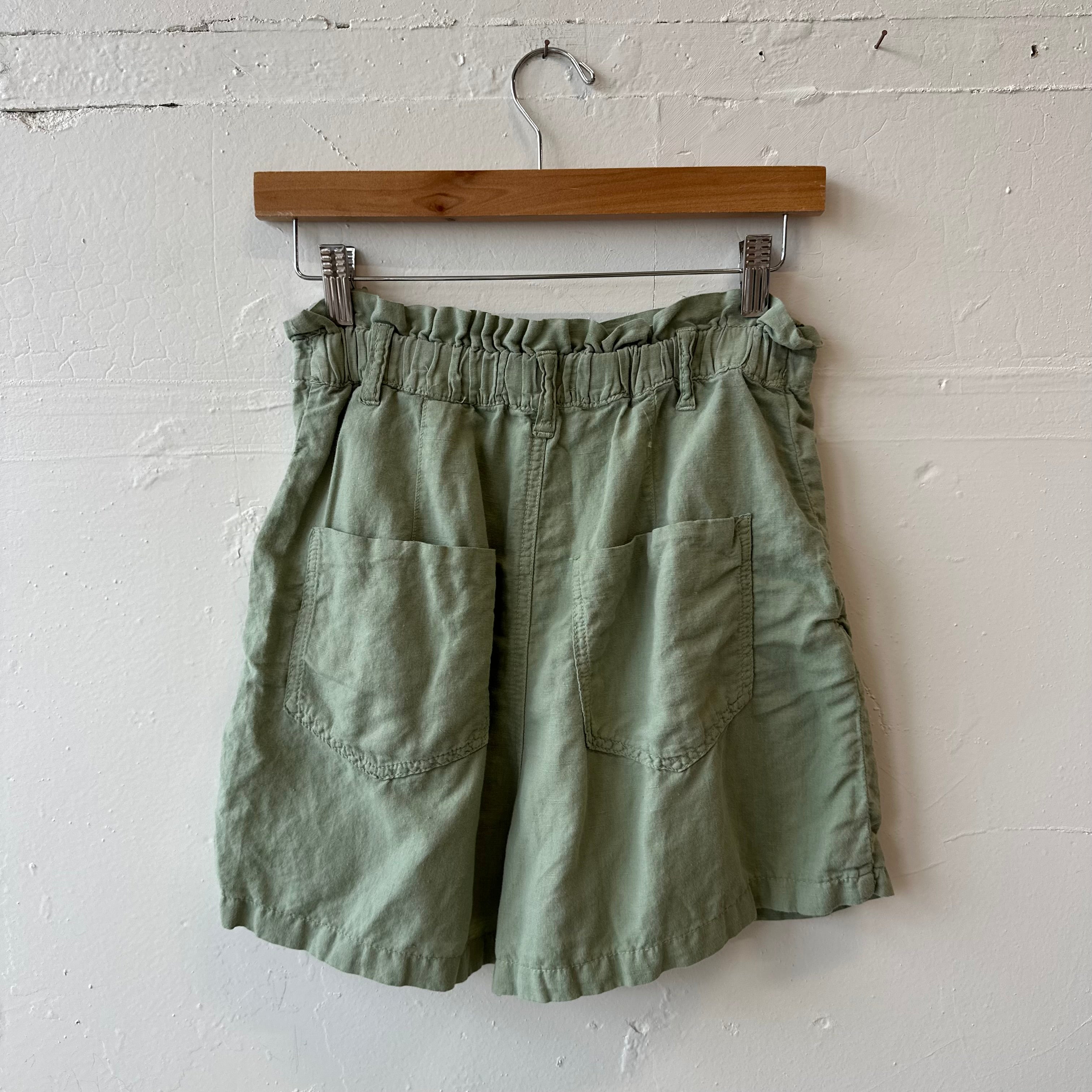 SIZE M | Zara Green Shorts