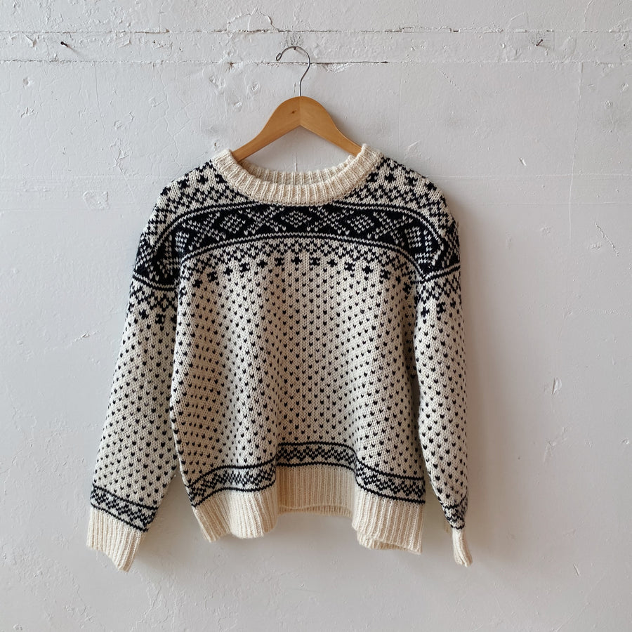 SIZE XS | Patterned Sweater