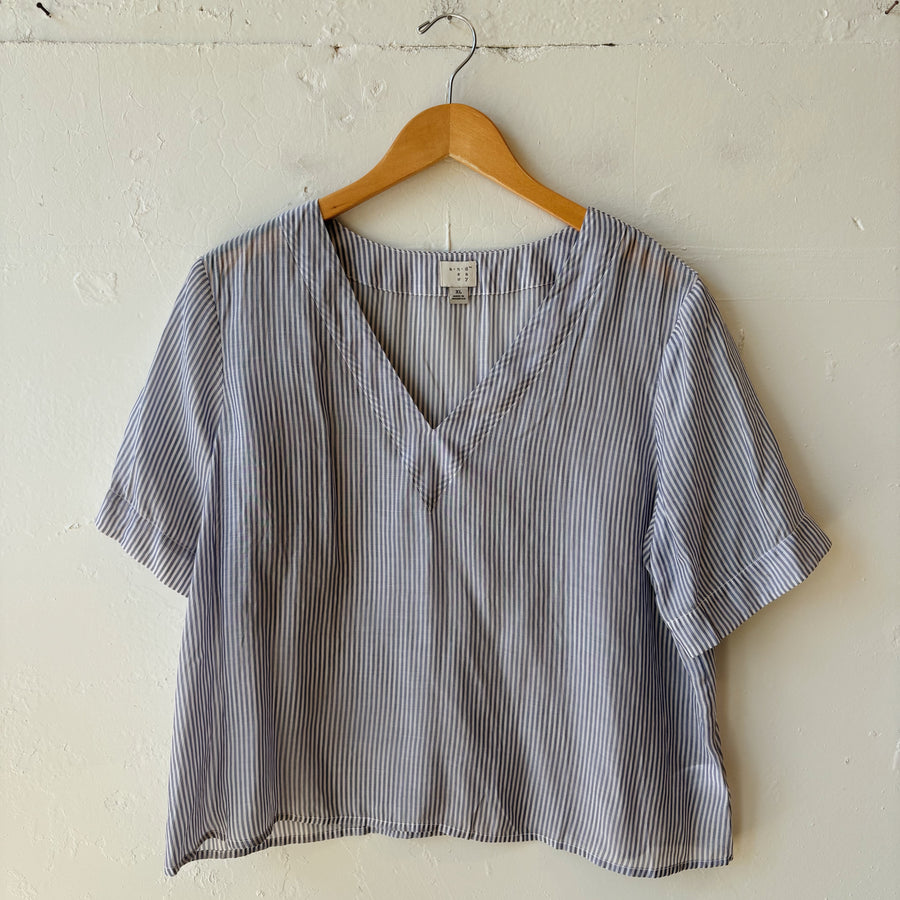 SIZE XL | Striped Top