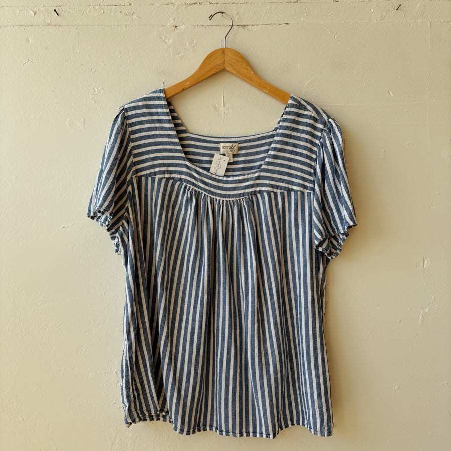 SIZE 2X | Blue Striped Top
