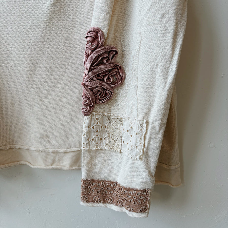 SIZE XL | Detailed Sleeve Top
