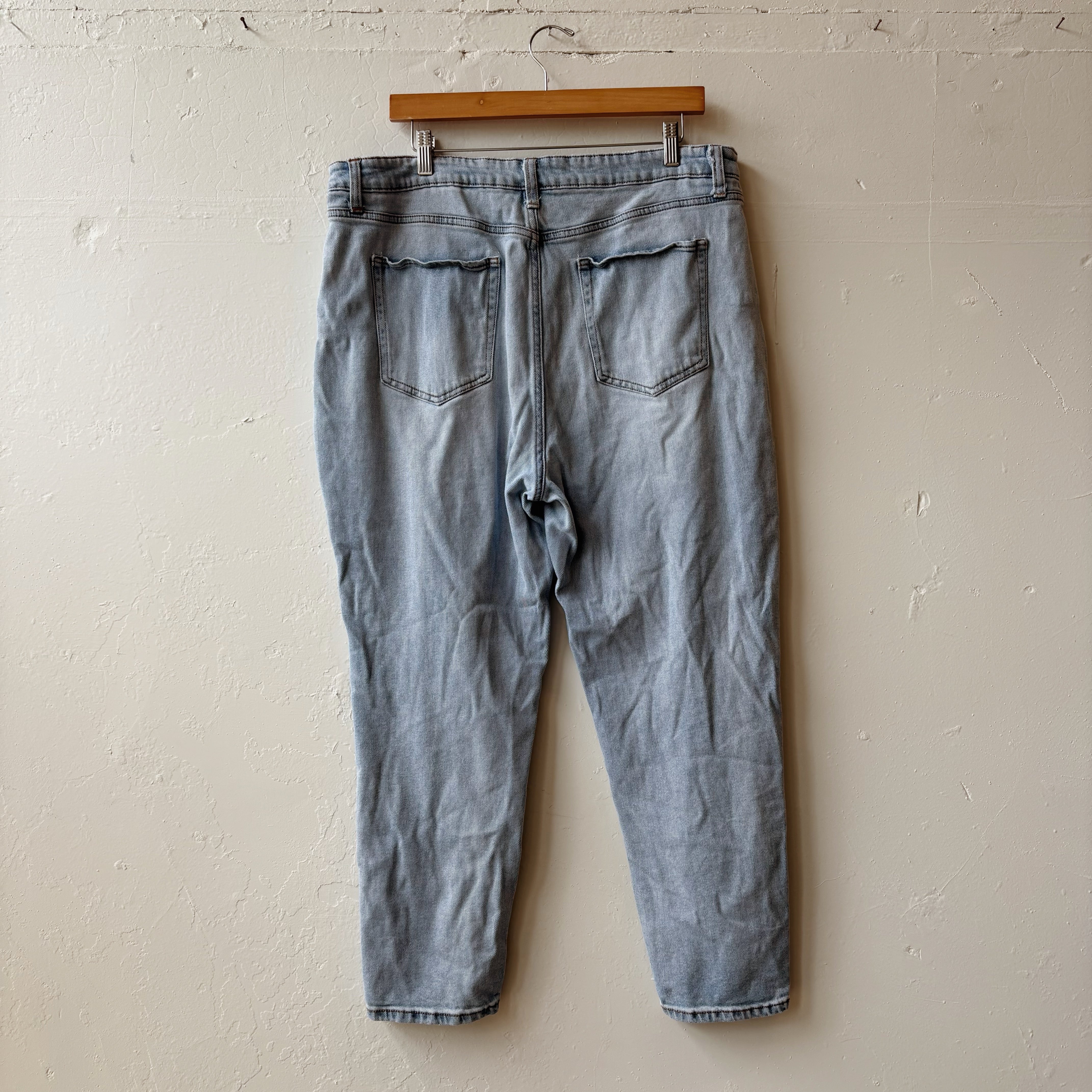 SIZE 18 | Lightwash Jeans