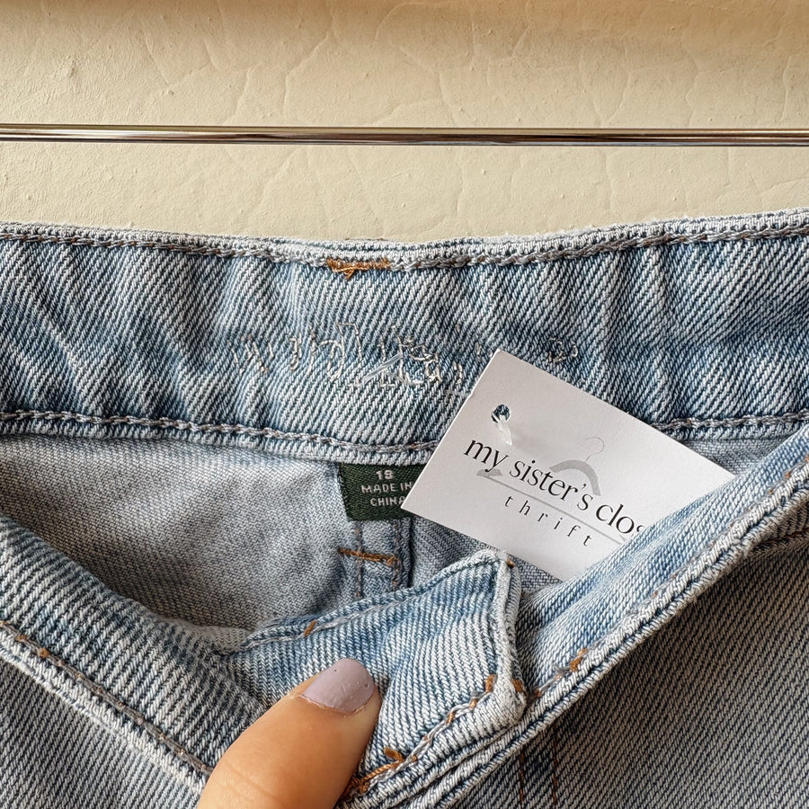 SIZE 18 | Lightwash Jeans