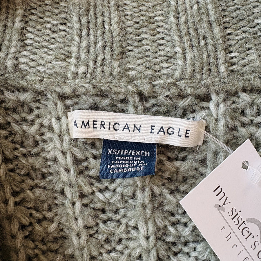Size XS | AE Green Sweater