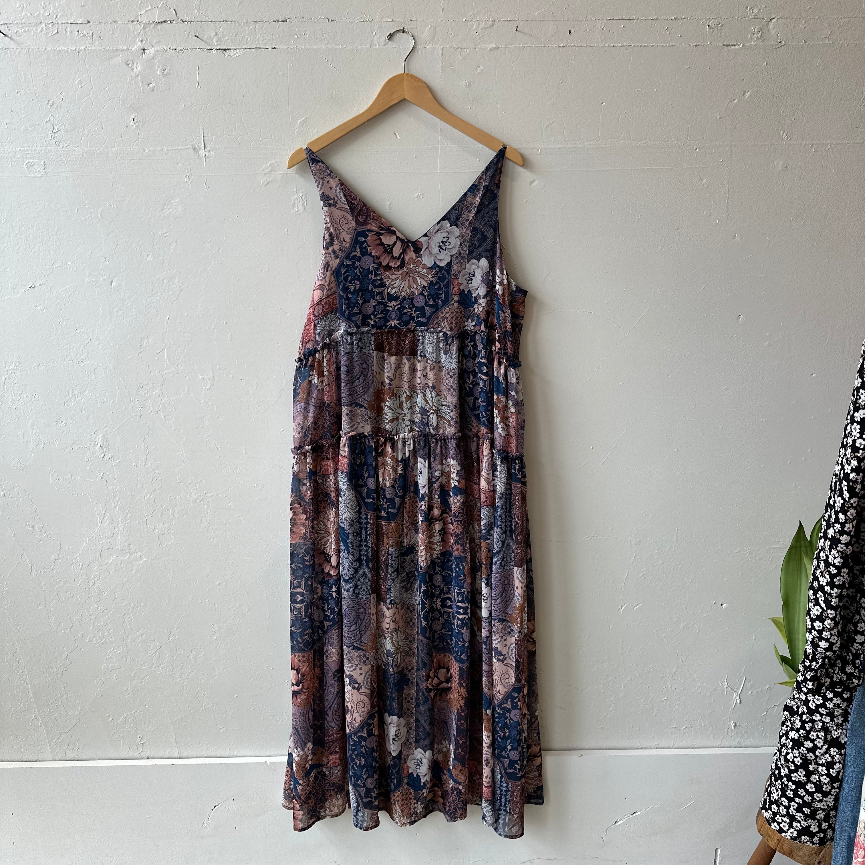 SIZE XL | Blue Floral Dress