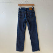 SIZE 24 | Levi’s Straight Jeans