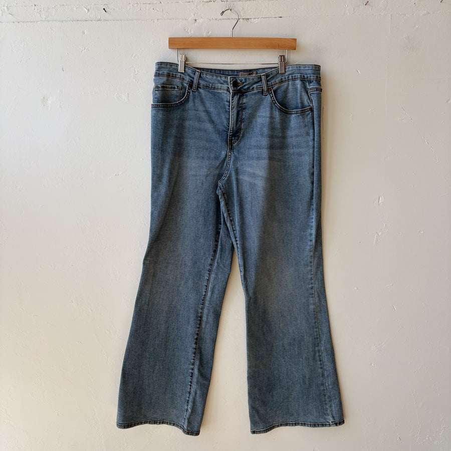 SIZE 18 | Wide Leg Jeans