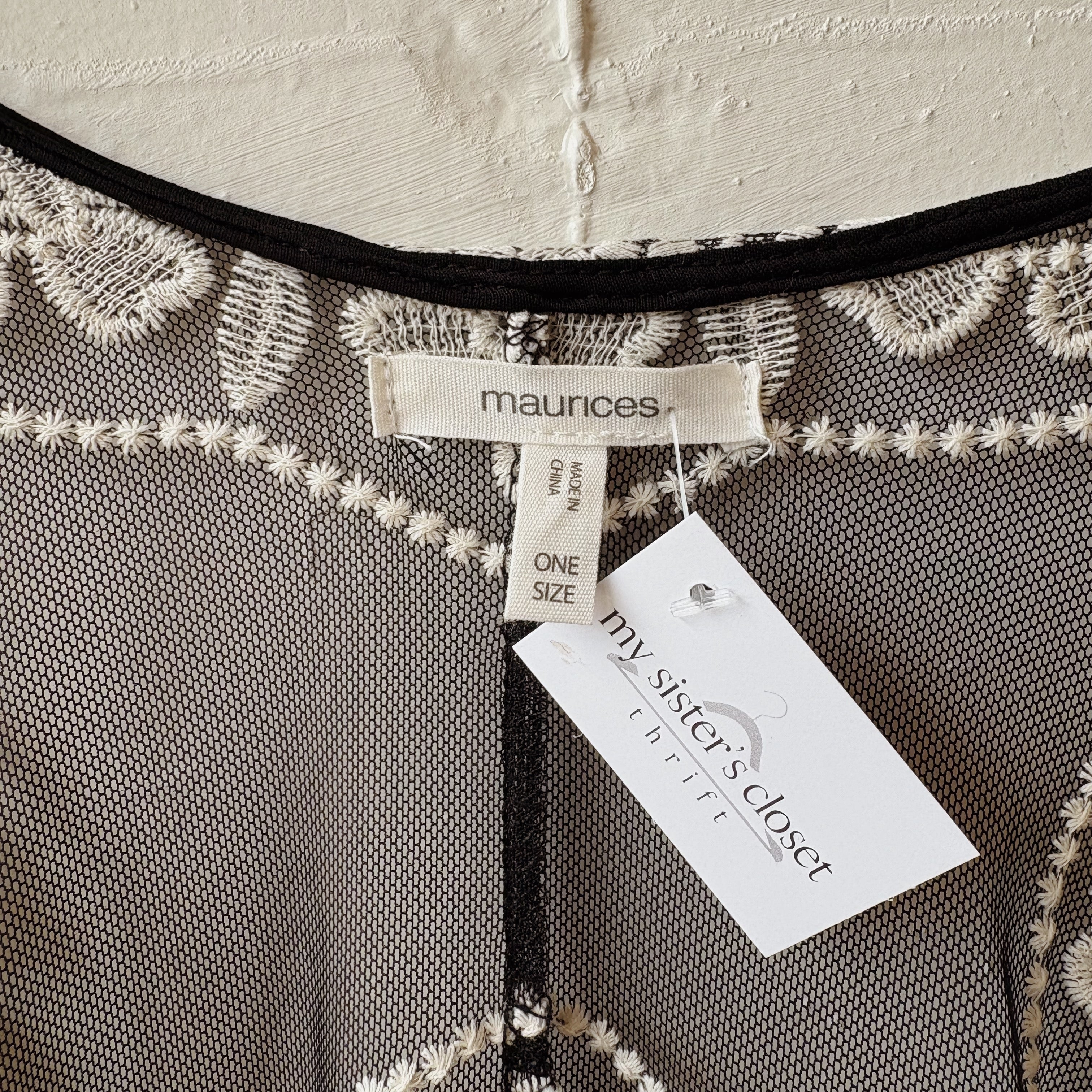 ONE SIZE | Black and White Lace Cartigan
